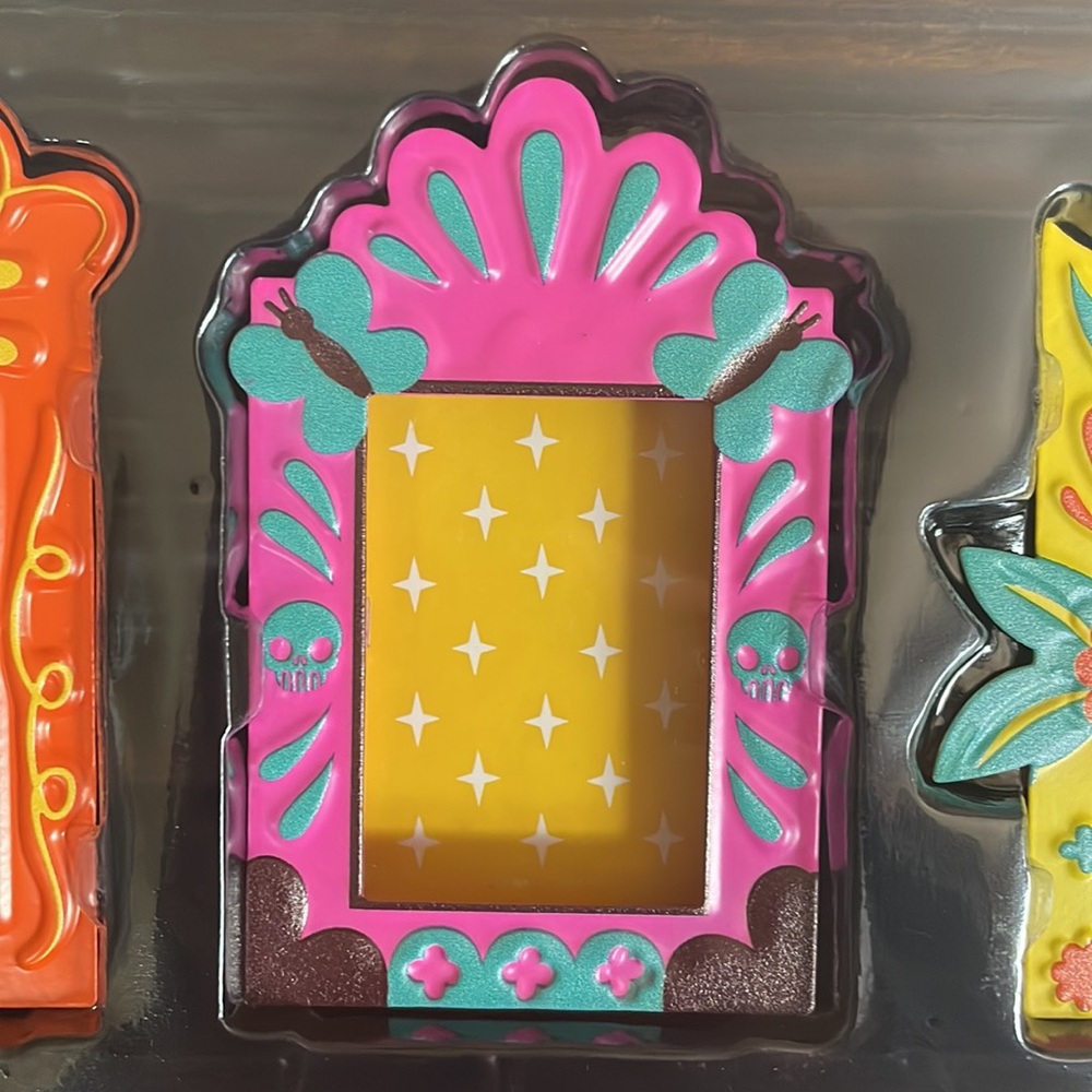 NWT✨✨ Dia De Muertos Luis Pinto Metal Shadowbox Photo Frames set - Picture 5 of 10